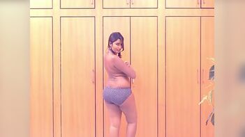 Swathi Naidu Telugu Amateur Showing Herself Naked