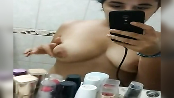 This Hot Babe Show Off Her Perfectly Toned Body in This Full Nude Video!