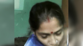 Kolkata Bhabhi's Sexy Video - Now!