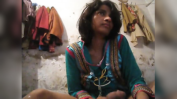 Farah Bhabhi's Expertly Executed Perfect Blowjob - An Unforgettable Experience!