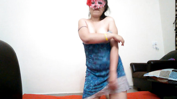 Desi Bhabhi Reenu Sizzles with Erotic Hot Nude Dance Performance