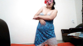 Desi Bhabhi Reenu Sizzles with Erotic Hot Nude Dance Performance