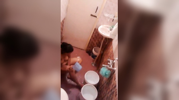 Leaked Video of Hot Desi Bhabhi Taking a Shower Goes Viral