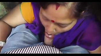 Experience Nasty Blowjob Sex Desi Style with Desi Bhabhi!