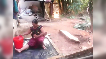 Experience the Luxury of an Outdoor Desi Bhabhi Shower in the South!