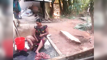 Experience the Luxury of an Outdoor Desi Bhabhi Shower in the South!