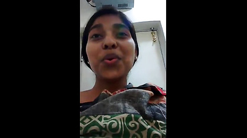 Desi Housewife Flaunts Her Curves - Boobs On Display in Beautiful Blouse