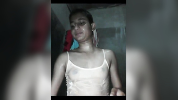 Bushra, the Sexy Bangladeshi Girl, Captivates with her XXX Porno Bath Scene