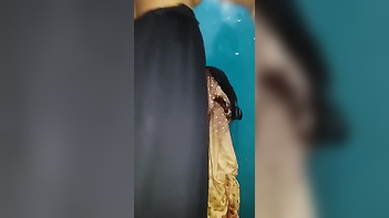 Petite Desi Housewife Strips Naked in Sexy XXX Porn Video