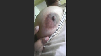 Tamil Amateur with Big Tits Streaming Online Now!