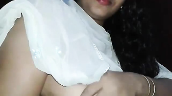 Sexy Mallu Divya Bhabhi's Desi Tits in Her XXX Porn Show!