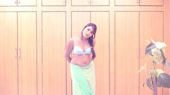 Swathi Naidu Nude CatWalk Strip - A Bold and Daring Amateur Porn Performance