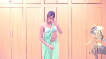 Swathi Naidu Nude CatWalk Strip - A Bold and Daring Amateur Porn Performance