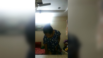 Amateur Porn - the Desi Girl Transform After Her Shower with Her Dressing Up Routine
