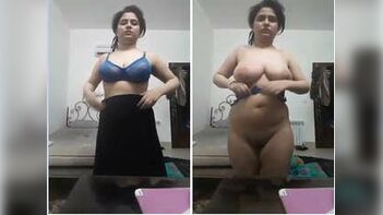 Sensational: Pakistani Girl Strips and Reveals Her Breasts and Vagina