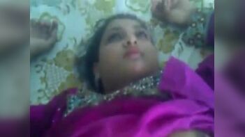 Sensational Pakistani Pathan Wife Flaunts Her Busty Assets in a Bold Display!