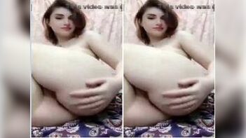 Sensational Pakistani Girl Slaps Her Own Bottom