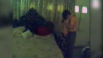 Pakistani Bhabi Caught in Hotel Room Sex Scandal