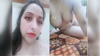Pakistani Bhabhi Captures Nude Selfie with Sensual Appeal