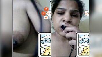 Sensational Video: Paki Bhabhi Flaunts Her Boobs and Pussy on Video Call