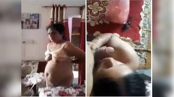 Sensational Desi Aunty Gives Hubby a Mind-Blowing Blowjob and Rides His Dick!