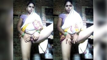 Sensational Indian Bhabhi Flaunting Her Vagina and Stimulating Herself with Fingering