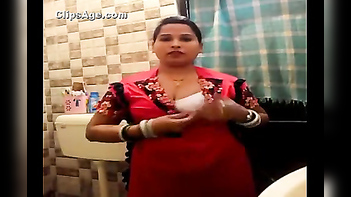 Bihari Bhabhi Exposes Her Desi Sexy Figure: See Her Naked Figure On Demand!