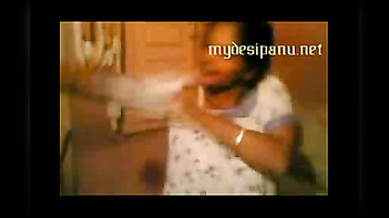 Desi Aunty Flaunts Her Busty Assets in Steamy Live Cam Show