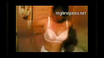Desi Aunty Flaunts Her Busty Assets in Steamy Live Cam Show