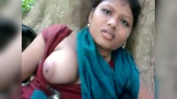 Bangladeshi Muslim Girl's First Time Outdoor Desi Sex with Lover