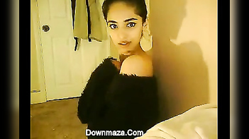Punjabi Beauty Naina Strips Down and Teases on Free Porn Cam!