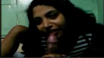 Hear the Sensual Sounds of Desi Love: Hindi GF Gives Bowjob to Her Lover