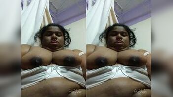 NRI Bhabhi Gets Naughty - Playing With Her Boobs for Fun