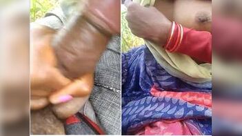 Desi Bhabhi Gives an Outdoor Blowjob - A Unique Experience!
