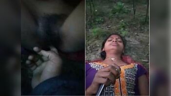 Desi Village Girl Enjoys Outdoors Pussy Fingering with Her Boyfriend