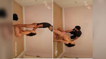 This Horny NRI Bhabhi Give a Sloppy Blowjob and Get Fucked Hard!