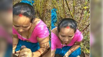 Telugu Bhabhi Sucks Dick Like a Pro, Sexy Slut Gives Mind-Blowing Blowjob