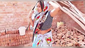 Desi Village Bhabhi Nude Bathing Outdoor Devar Testing iPhone by Filming Her