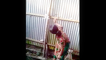 Hot Indian Village Teen Gets Soaking Wet in Outdoor Shower.