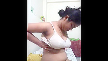 Indian Bhabhi with Luscious Curves and Seductive Eyes