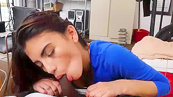 Indian Pornstar Babe Gets Pounded in Wild Hardcore Sex Scene