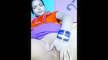 Indian MILF Masturbates Her Pussy, Slick and Dripping Wet, XXX Porn
