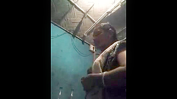 Bhabhi in Tight, Sexy Sari Gets Pounded Like a Fucking Pro