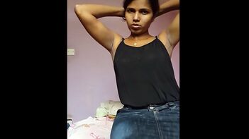 Indian Chick Grinding Her Juicy Pussy In A Filthy MMS Video
