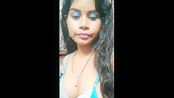 Indian TikTok Star Sarika Yadav Gets Naked and Wild