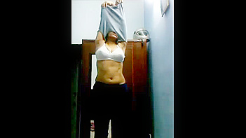 Usha Bhabhi Strips Down in Gorgeous Indian Amateur Action