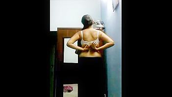 Usha Bhabhi Strips Down in Gorgeous Indian Amateur Action