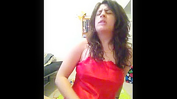 Filthy Indian Babe Gets Wild, Masturbating Like a Freak on the Bed