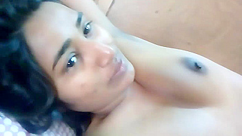 Telugu Amateur Swathi Naidu Strips Down and Shows Off Her Juicy Pussy