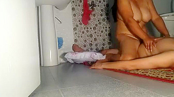 North Indian Bhabhi Gets Pounded Hard In The Bathroom